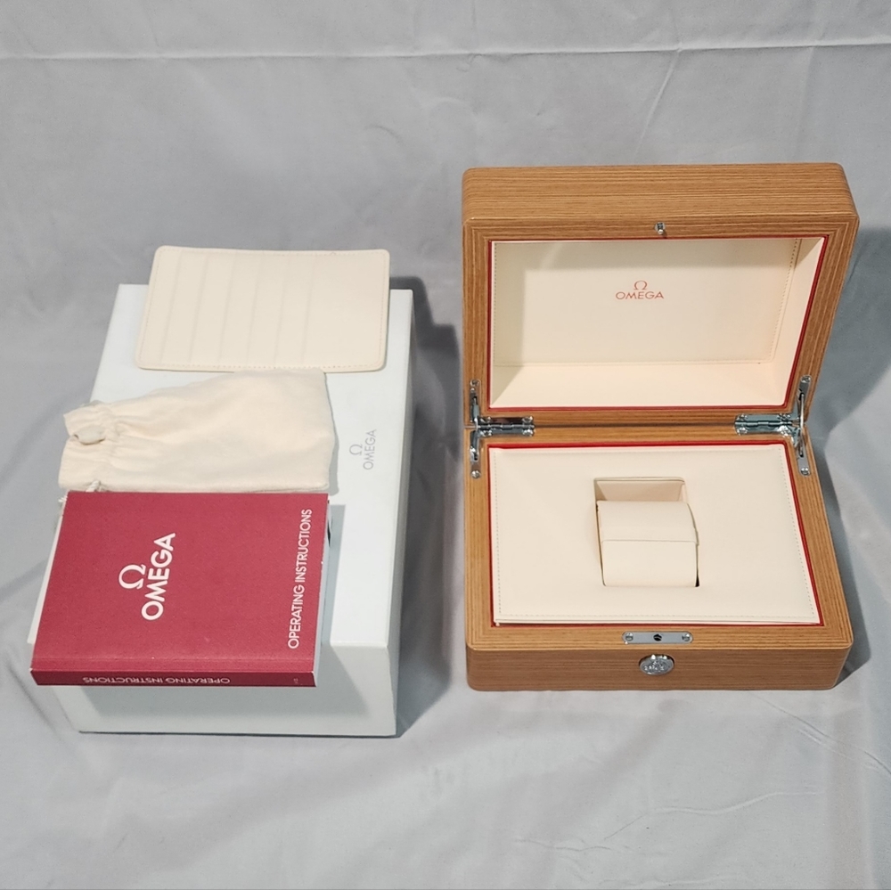 Omega Genuine watch BOX case Wooden Booklet Card Case Pouch Outer box (box only)